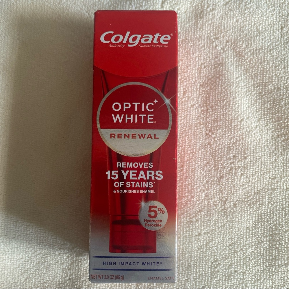 Colgate Optic White Renewal Toothpaste - Red